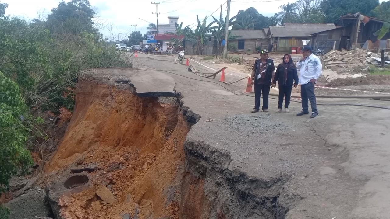 Jalan Nasional di Satui Barat Tidak Layak Dilintasi