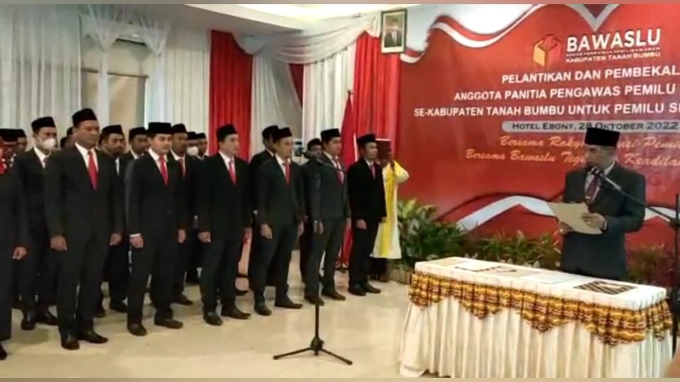 36 Anggota Panwascam di Tanah Bumbu Dilantik