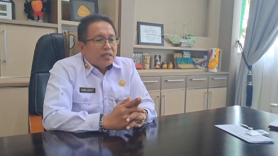 Faktor Alam, Fasilitas Pantai Rusak Diterjang Gelombang