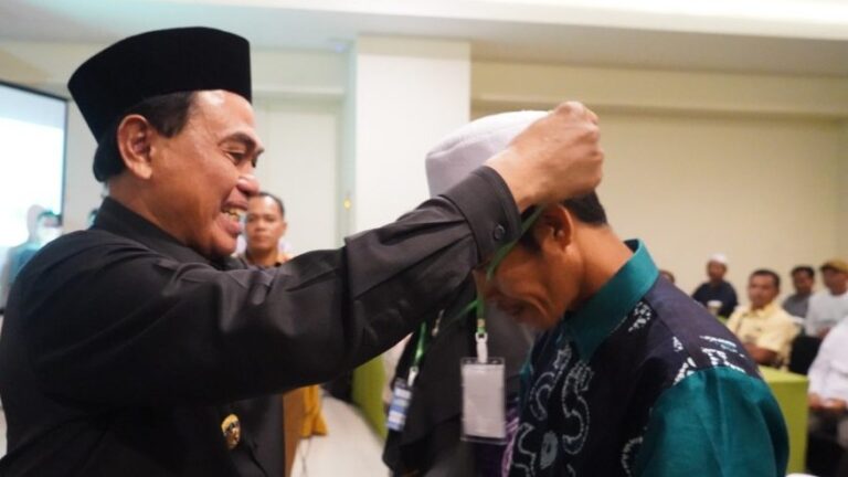 bupati-zairullah-2-1024x682~2