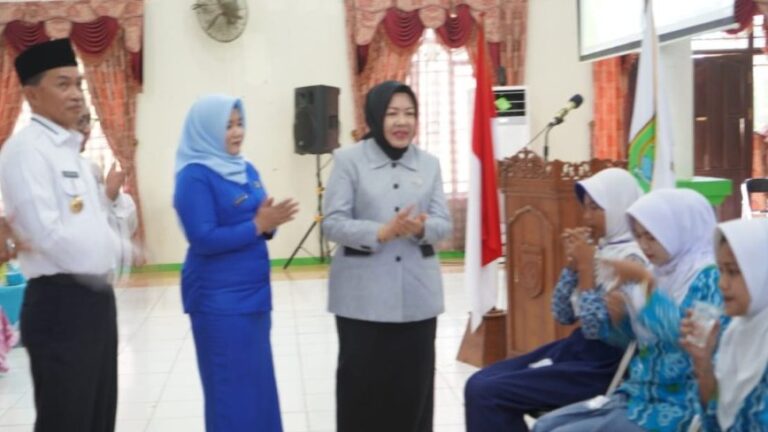 launching-orang-tua-asuh-anak-stunting-2-1024x684~2