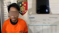 Tipu-Toko-Elektronik-Dengan-Bukti-Transfer-Palsu-Pria-Asal-KotaBaru-Diamankan-Unit-Reskrim-Polsek-Simpang-Empat-700x375