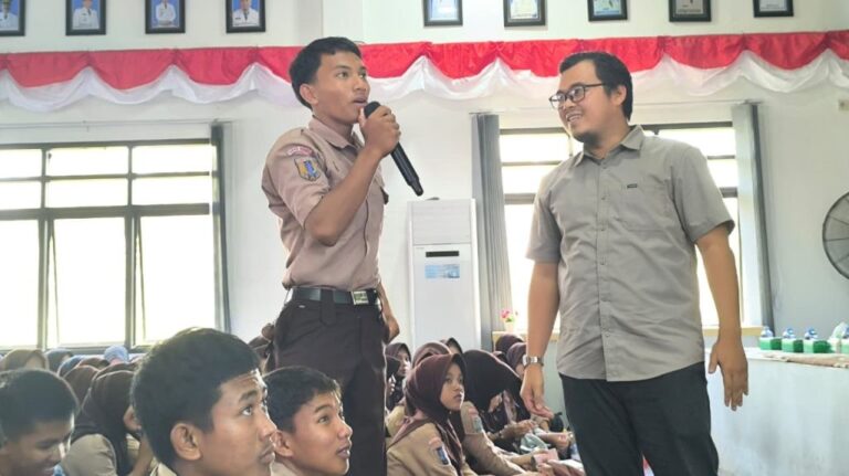 aksi-go-to-school-tanah-bumbu-4-1024x768
