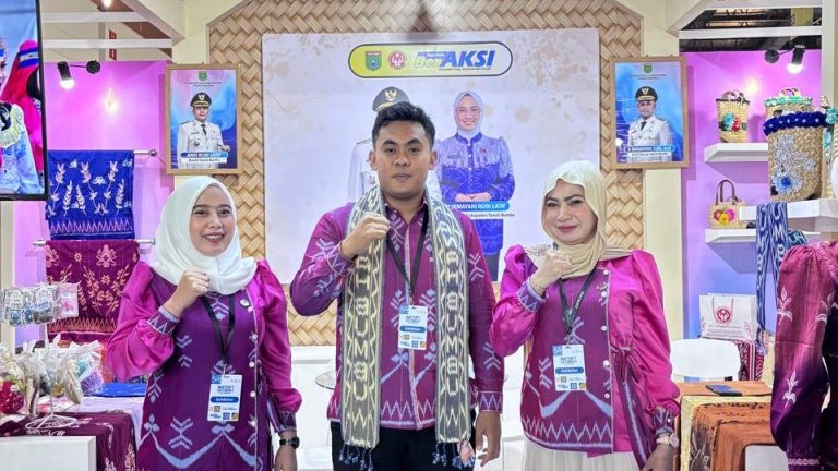 dekranasda-tanah-bumbu-tenun-pagatan-inacraft-2026-4-768x1024