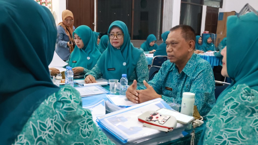 kunjungan-evaluasi-TP-PKK-Provinsi-Kalimantan-Selatan-di-Sekretariat-TP-PKK-Tanah-Bumbu-6-1024x620